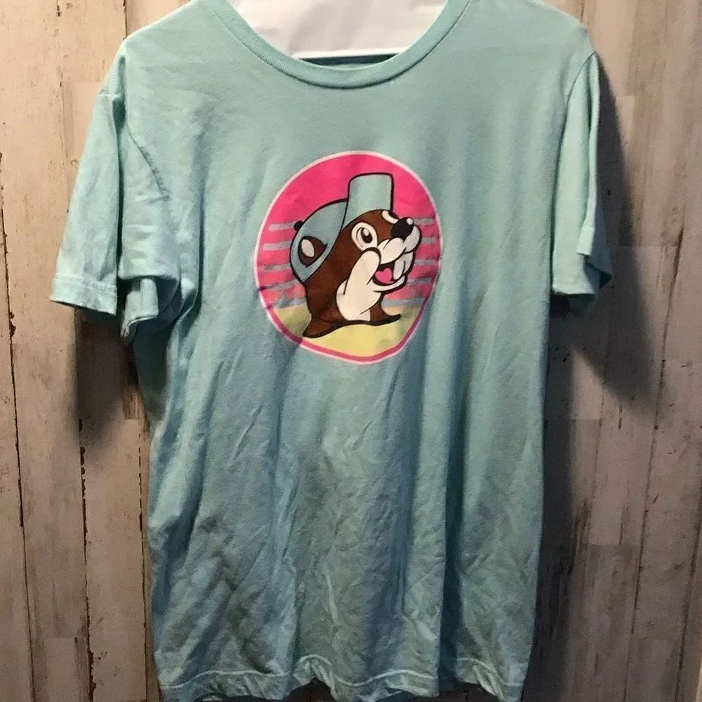 Buc-cees and the beach tee shirt size medium